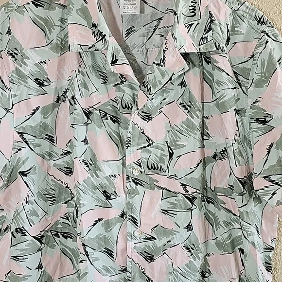 Stranger Things Short Sleeve Button-Down Shirt. - Picture 2 of 5